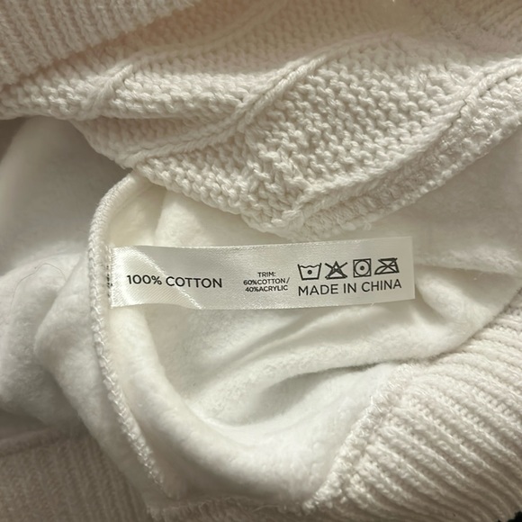 White Cable Knit Reid Sweatshirt
TNUCK SPORT - Picture 10 of 13